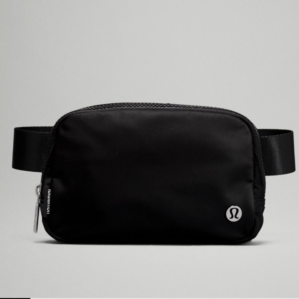 NWOT Lululemon Everywhere Belt Bag